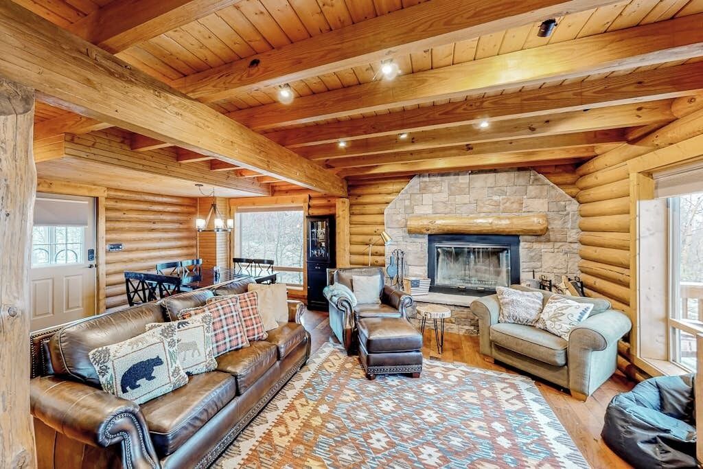 Photo of Livingroom in Warm Springs
