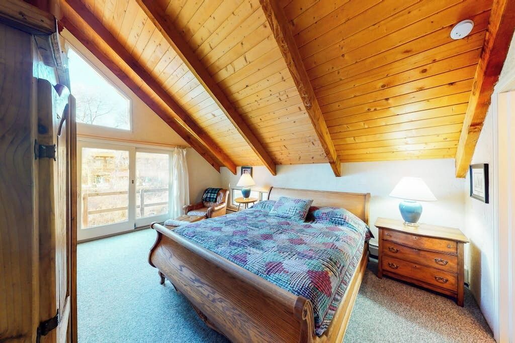 Photo of Bedroom in Basalt