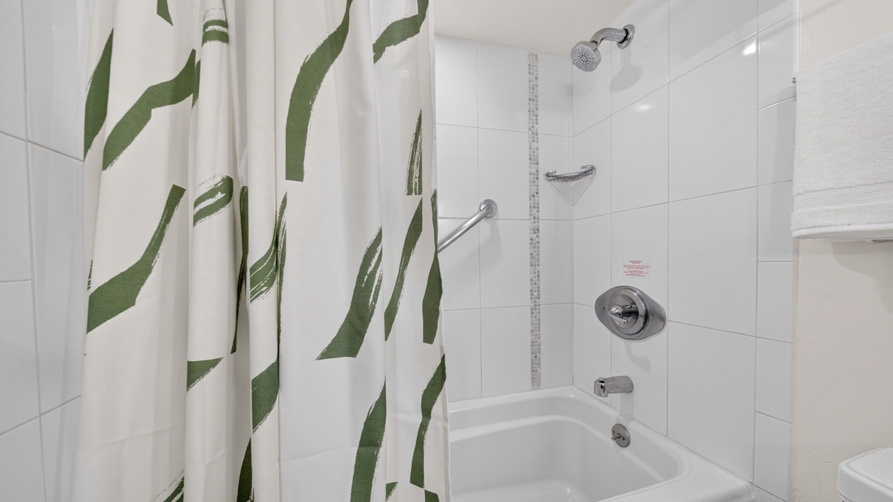 Photo of Bathroom in Ala Moana