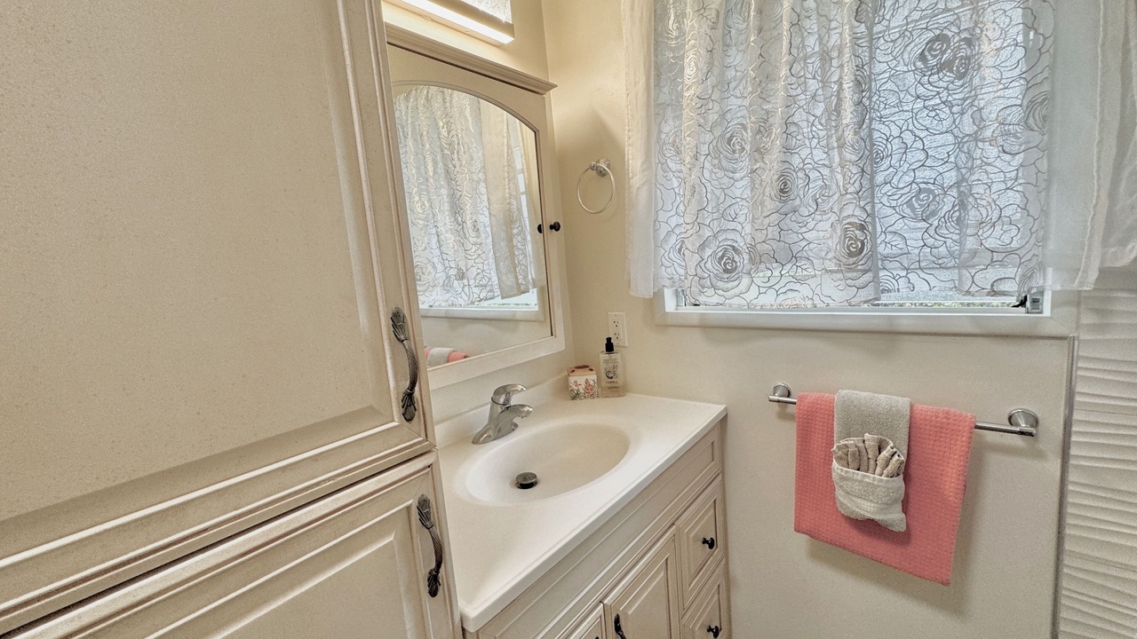 Photo of Bathroom in Ewa