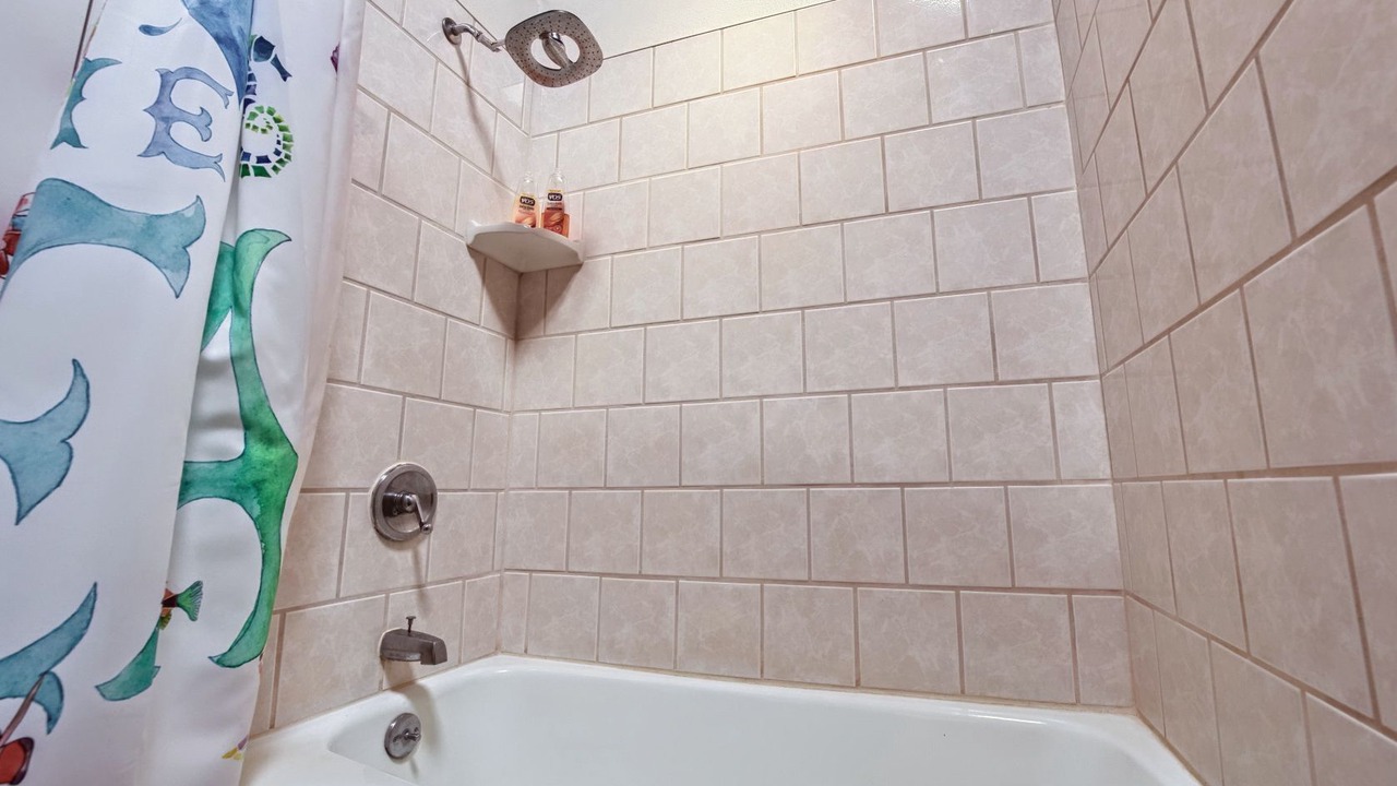 Photo of Bathroom in Maunaloa