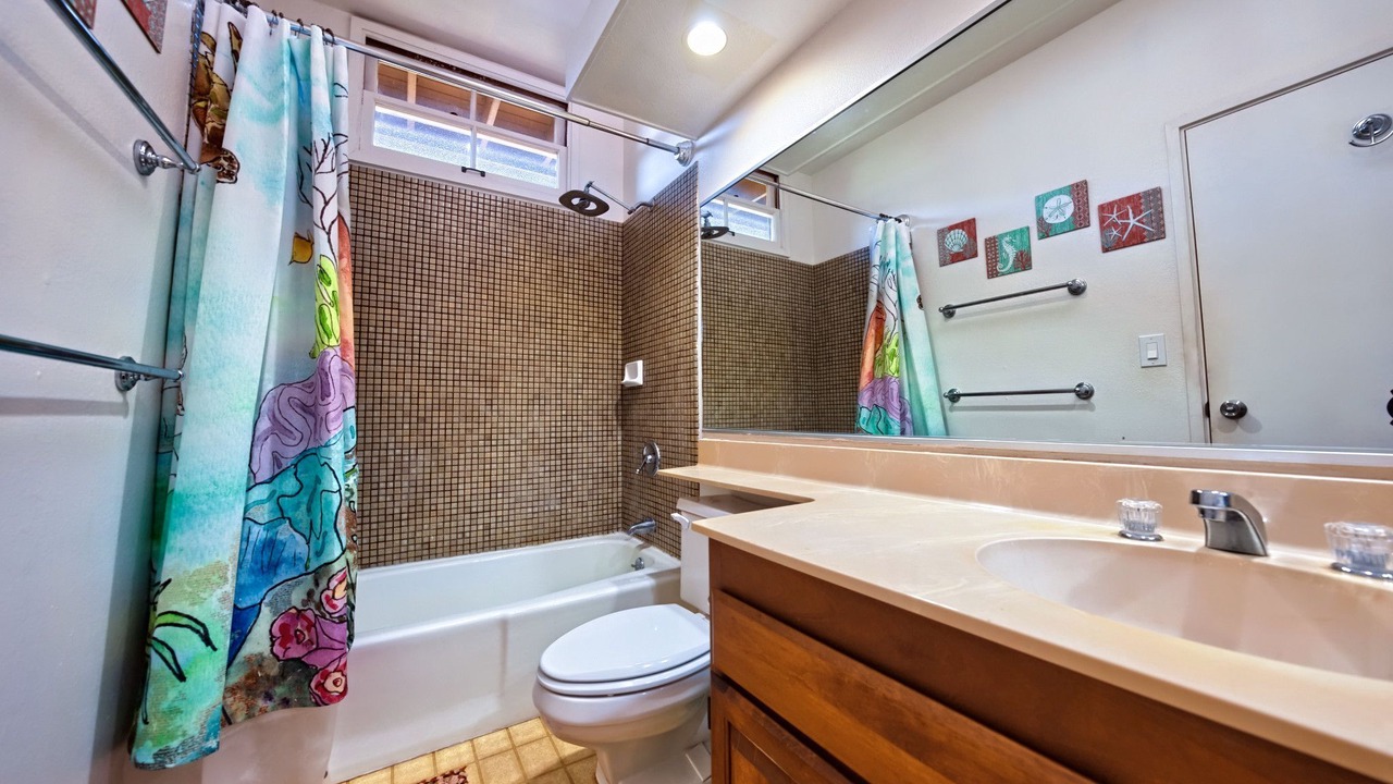 Photo of Bathroom in Maunaloa