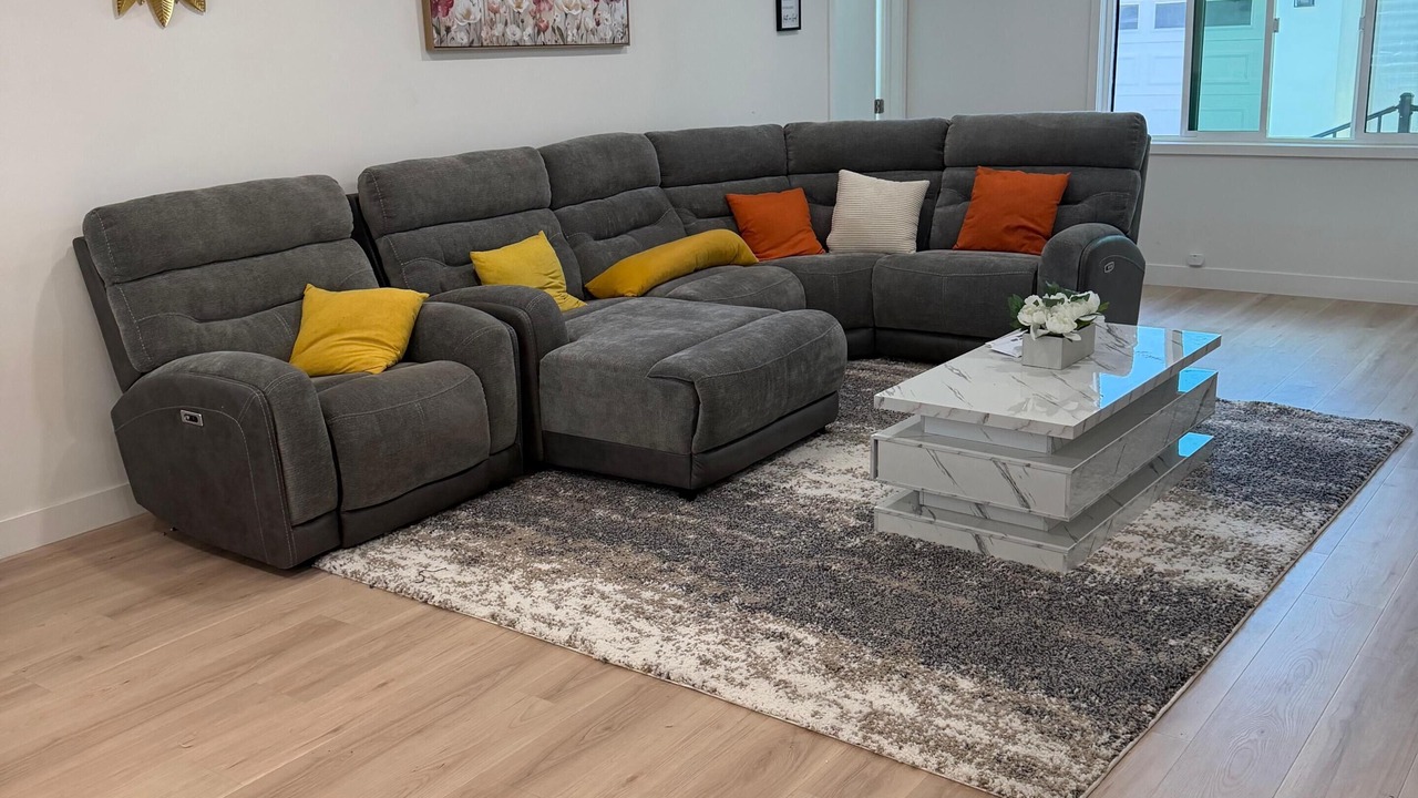 Photo of Livingroom in Harbor Gateway North