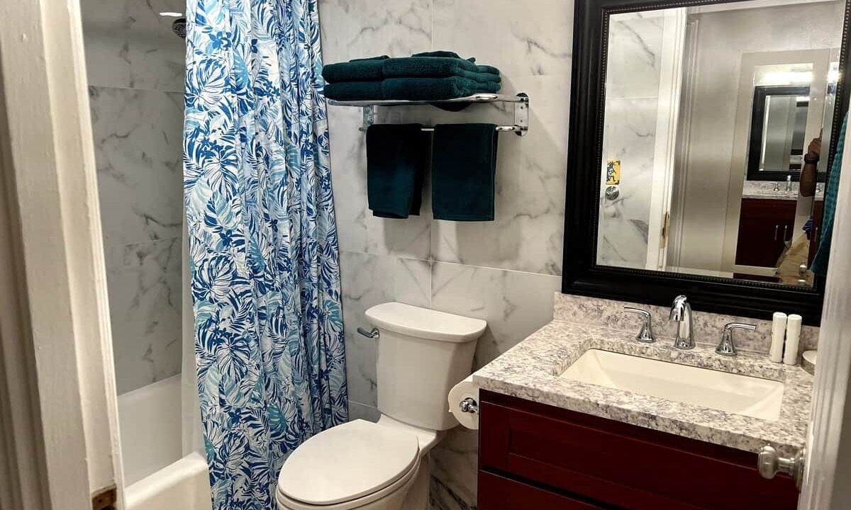 Photo of Bathroom in McCully - Moiliili