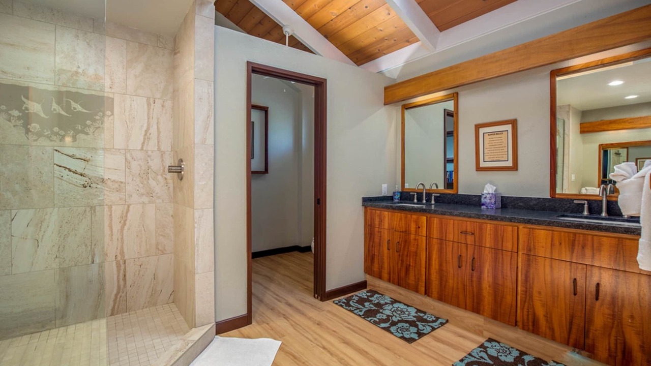 Photo of Bathroom in Keauhou