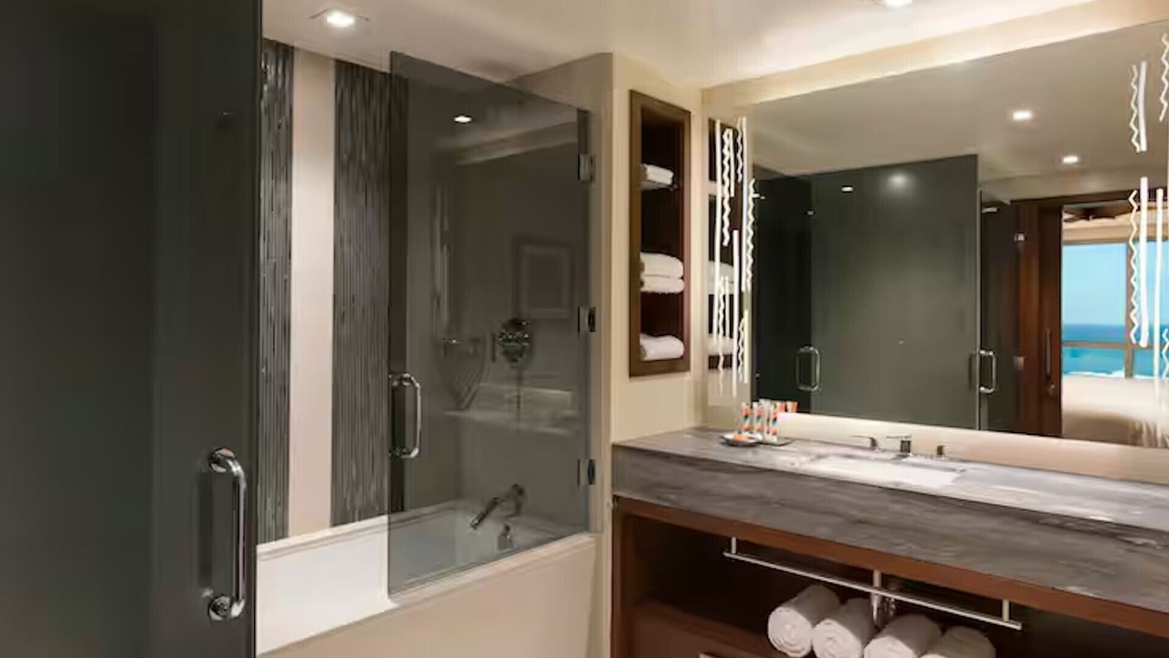Photo of Bathroom in Waikiki