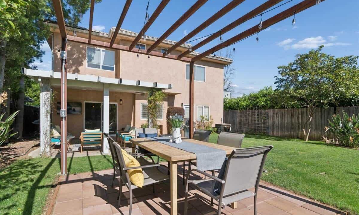 Photo of Outdoor in Valley Village