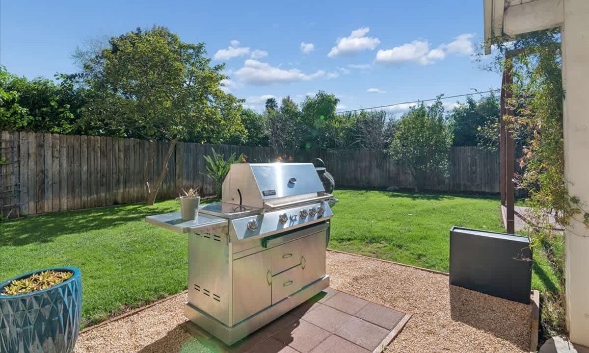 Photo of Outdoor in Valley Village