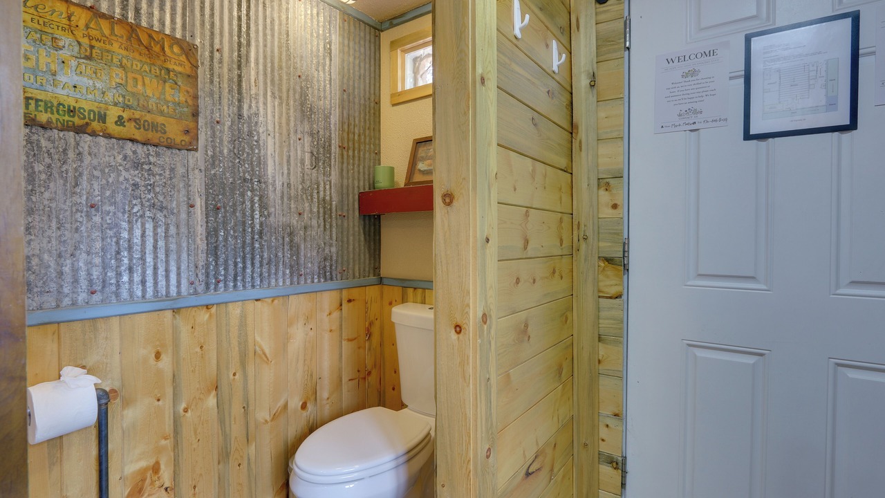 Photo of Bathroom in Drake