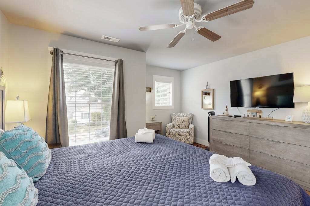 Photo of Bedroom in Country Club Estates