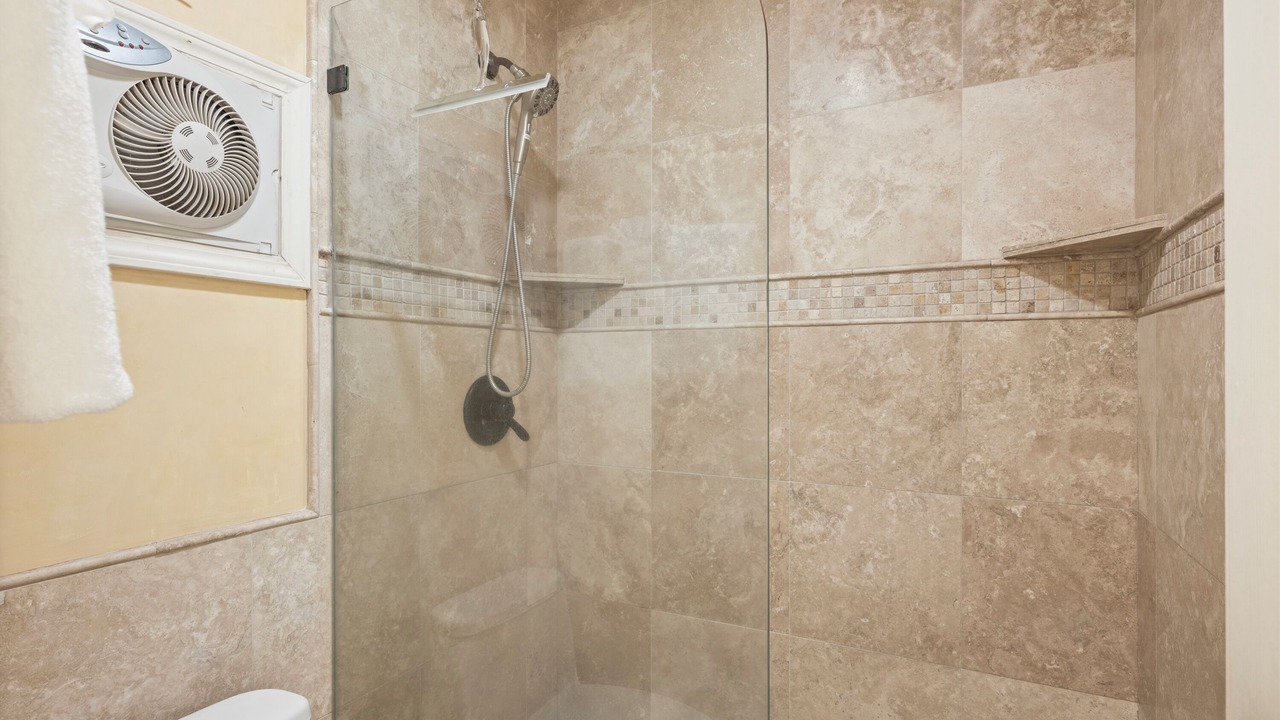 Photo of Bathroom in Kahana