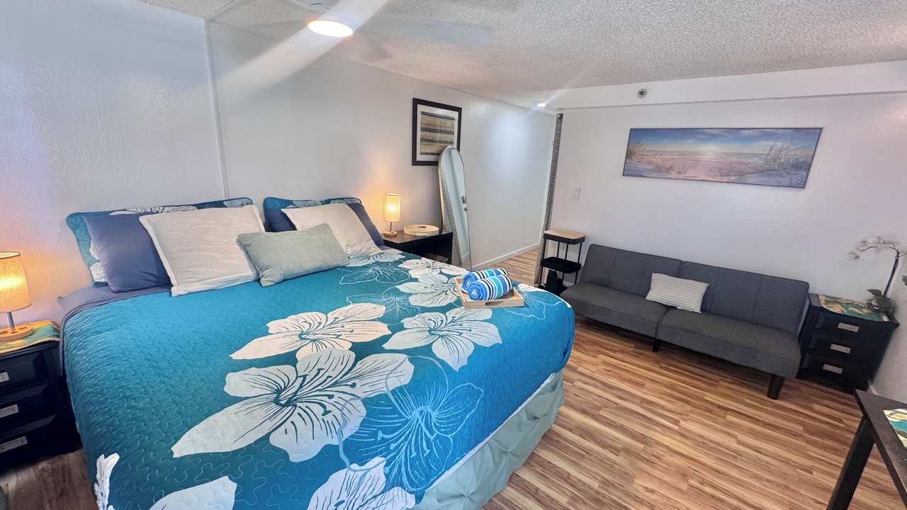Photo of Bedroom in Waikiki