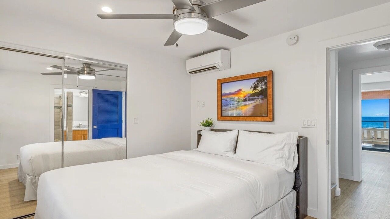 Photo of Bedroom in Historic Lahaina Front Street