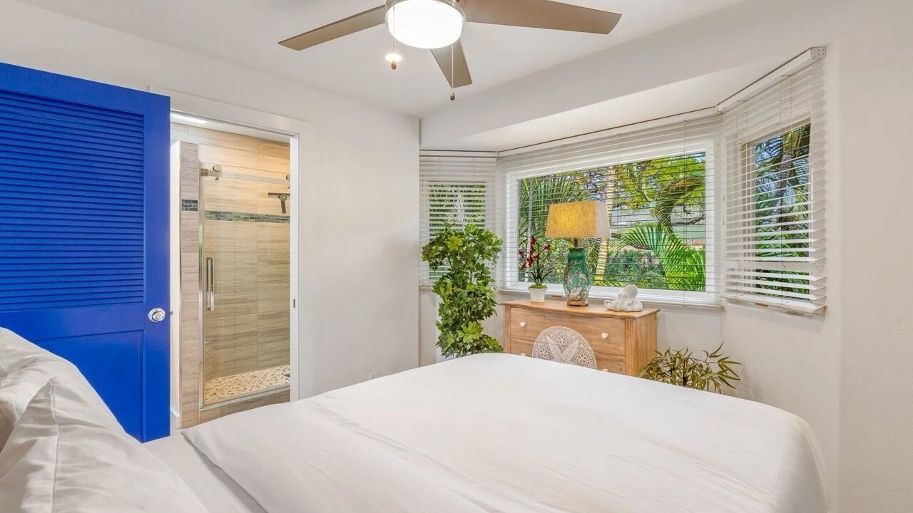 Photo of Bedroom in Historic Lahaina Front Street