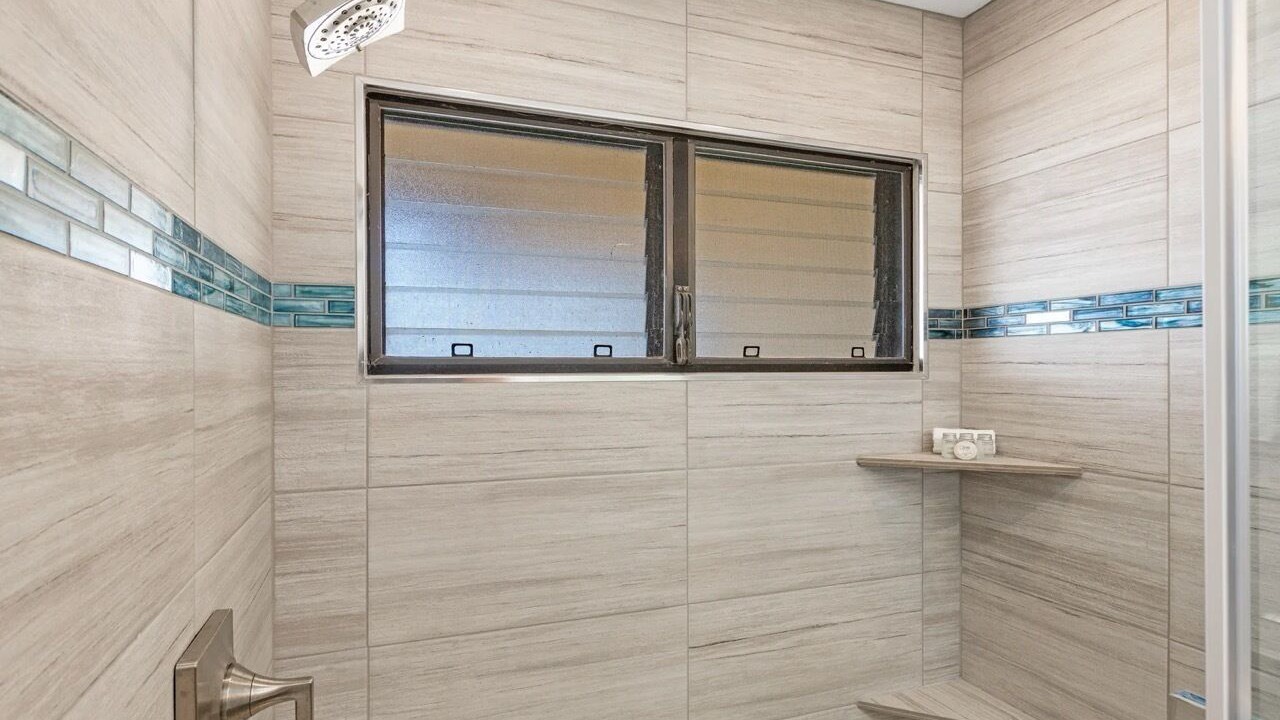 Photo of Bathroom in Historic Lahaina Front Street