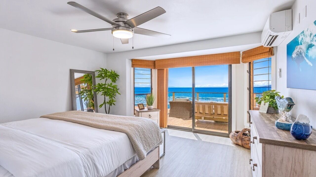 Photo of Bedroom in Historic Lahaina Front Street