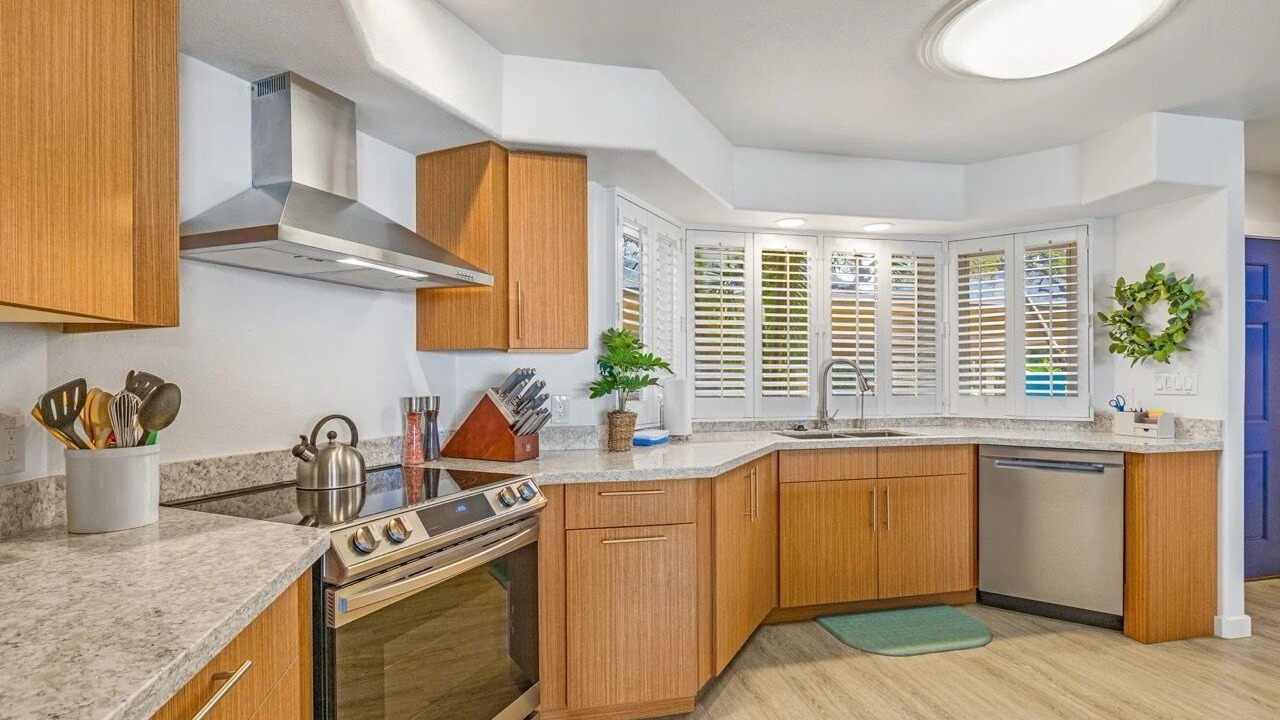 Photo of Kitchen in Historic Lahaina Front Street
