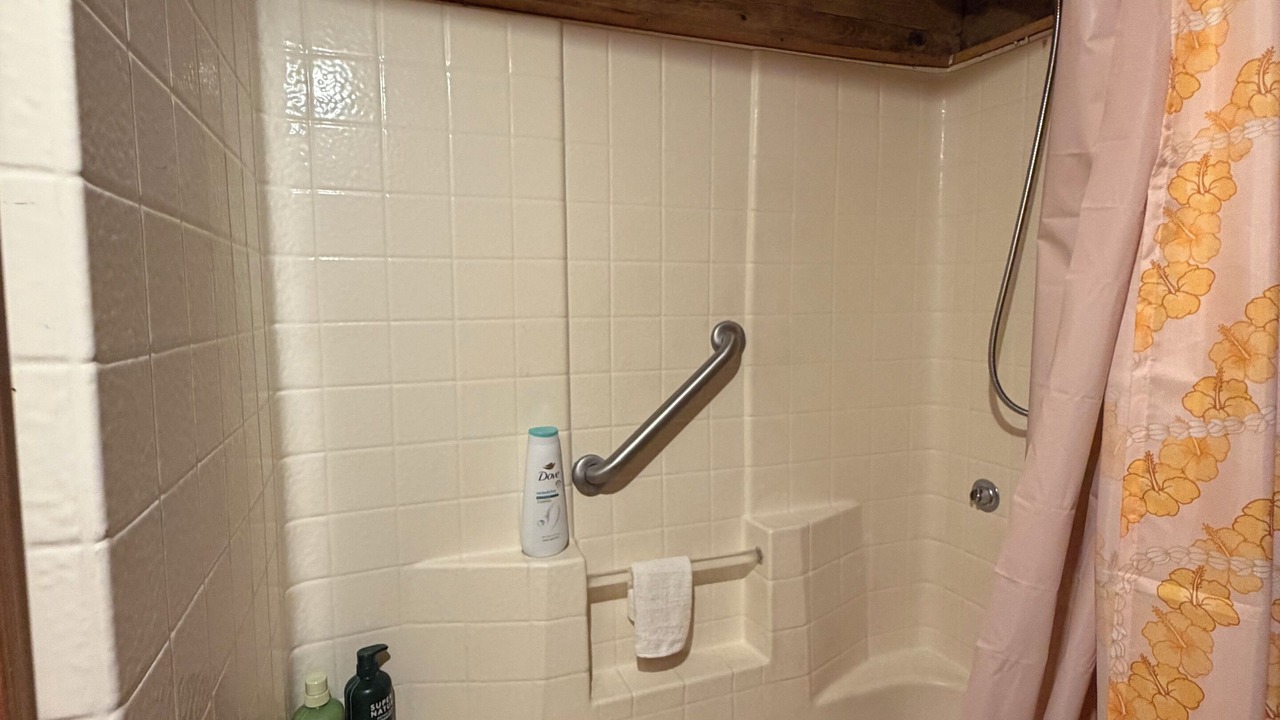 Photo of Bathroom in Kahaluu Bay