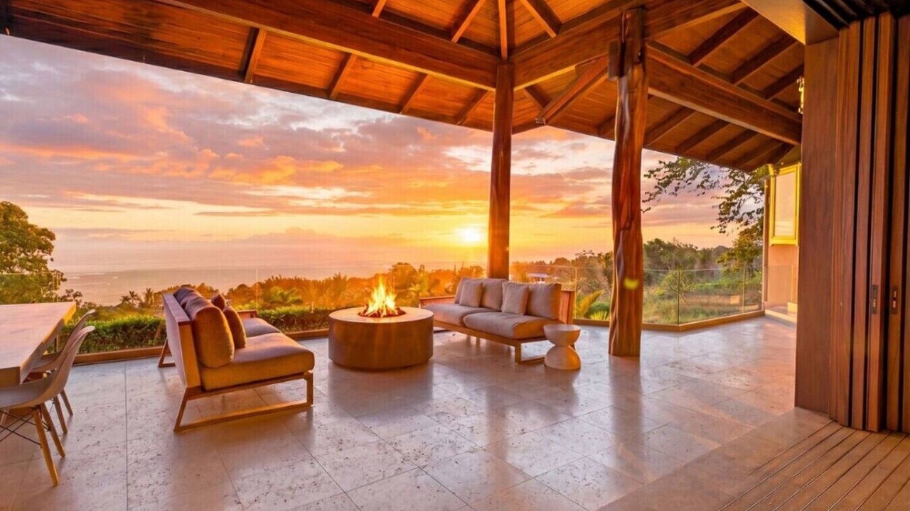 Photo of Patio Balcony in Historic Kailua Village