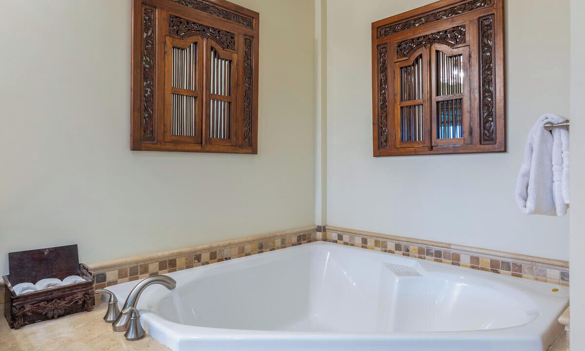 Photo of Bathroom in Wailua