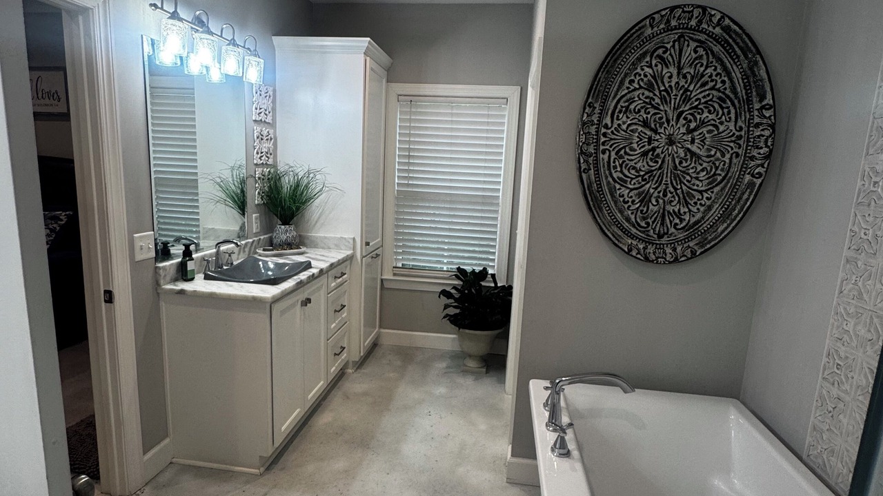 Photo of Bathroom in Cottondale