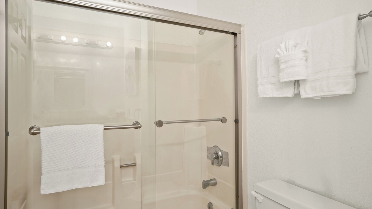 Photo of Bathroom in Kaiulani