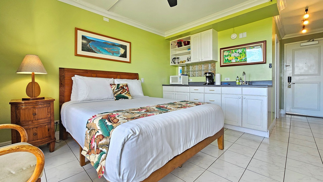 Photo of Bedroom in Waikiki