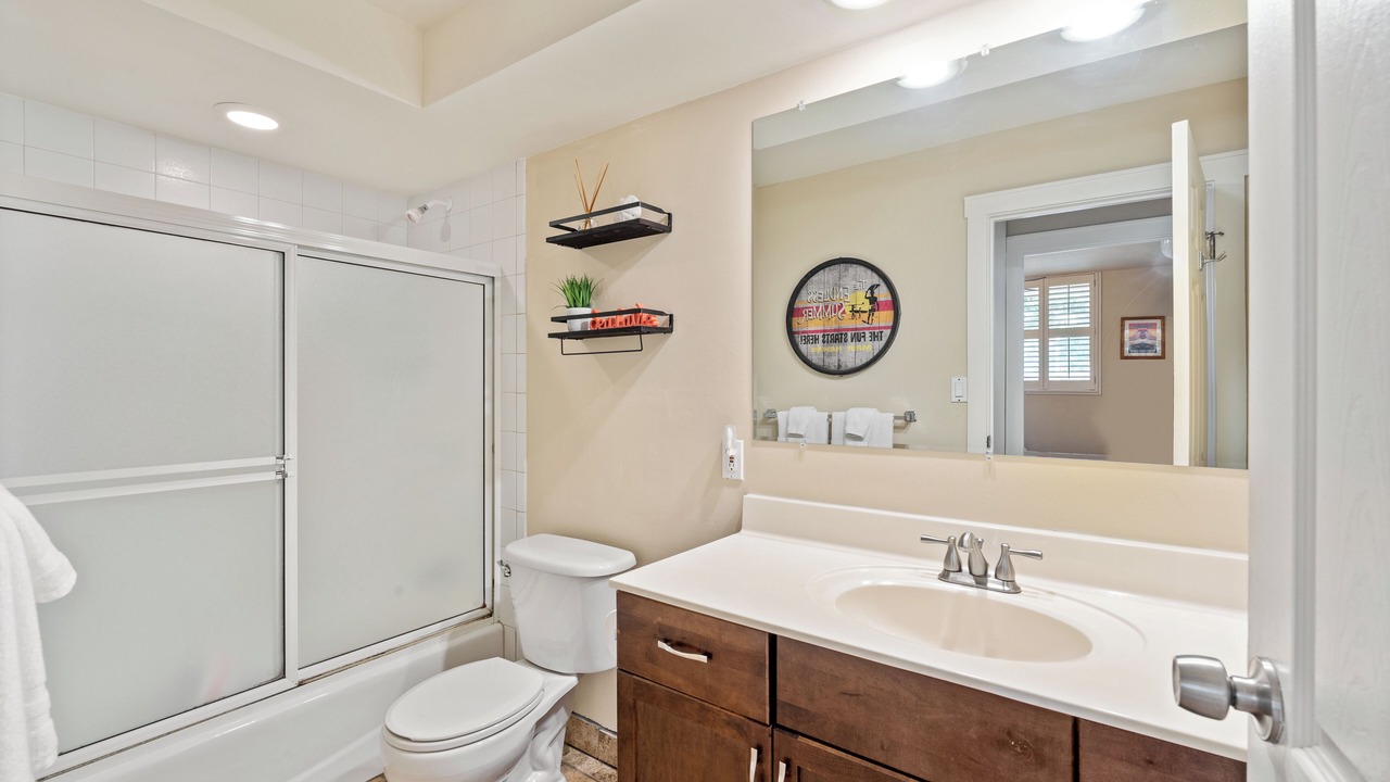 Photo of Bathroom in Maalaea