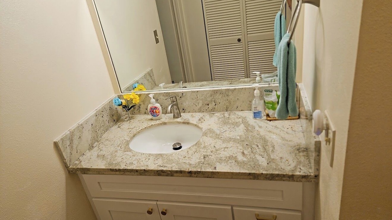 Photo of Bathroom in Hilo