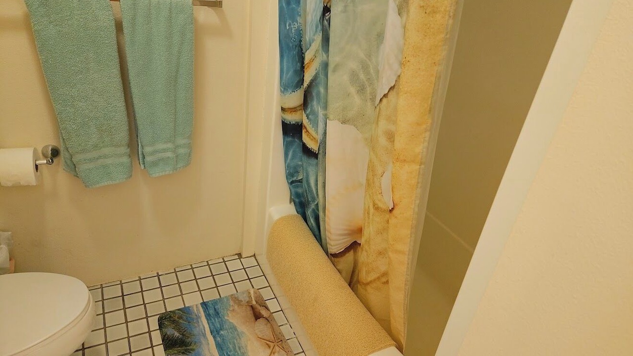 Photo of Bathroom in Hilo