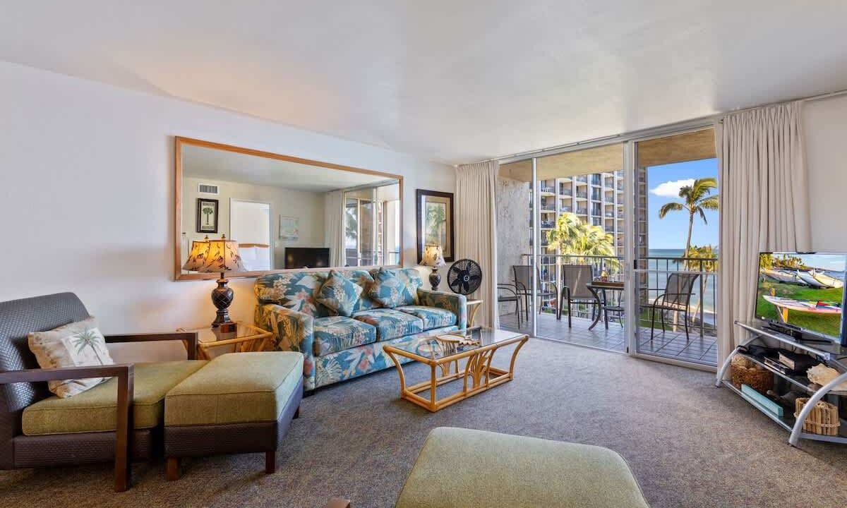 Photo of Livingroom in Kahana