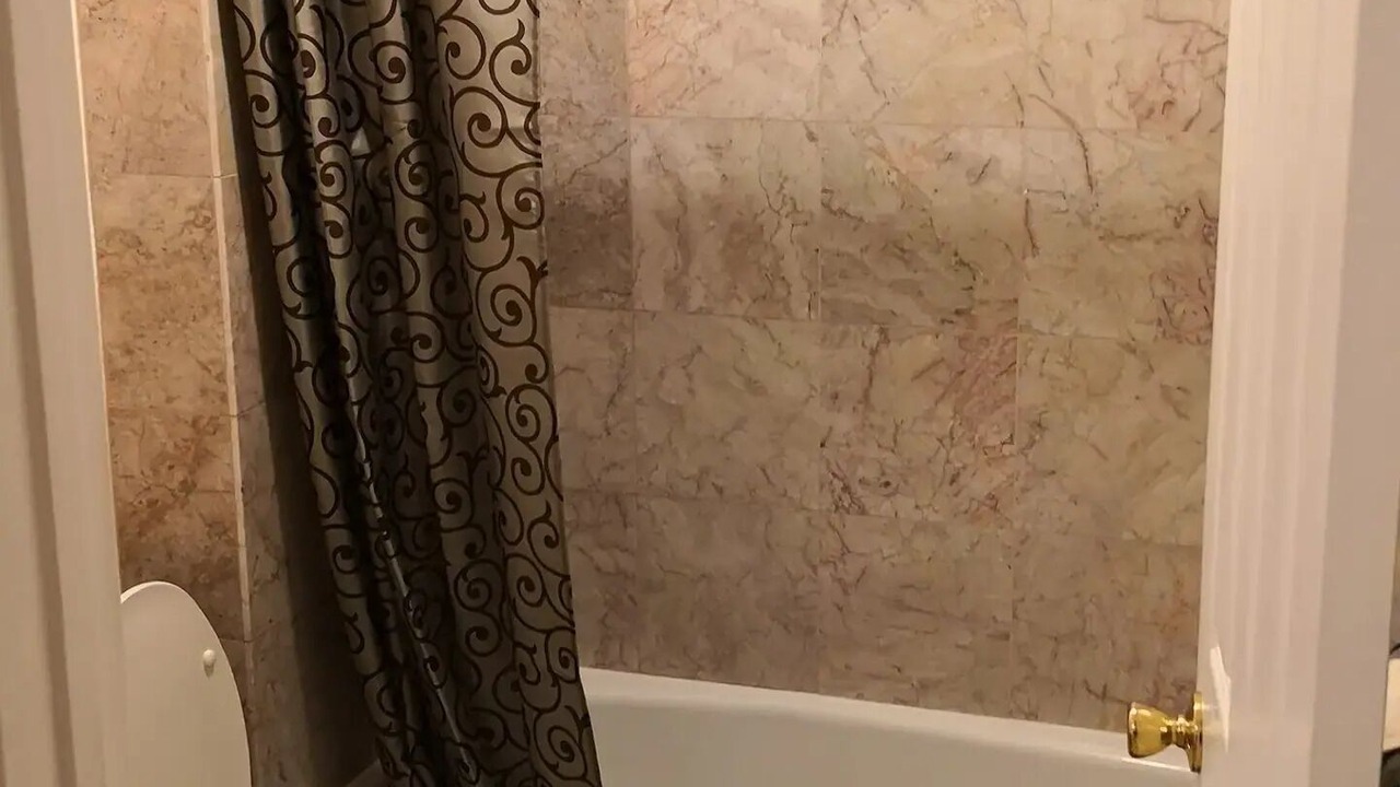 Photo of Bathroom in McCully - Moiliili