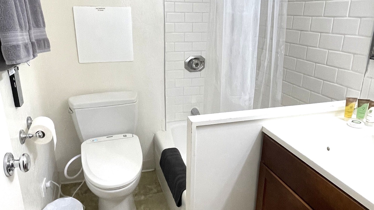 Photo of Bathroom in Waikiki