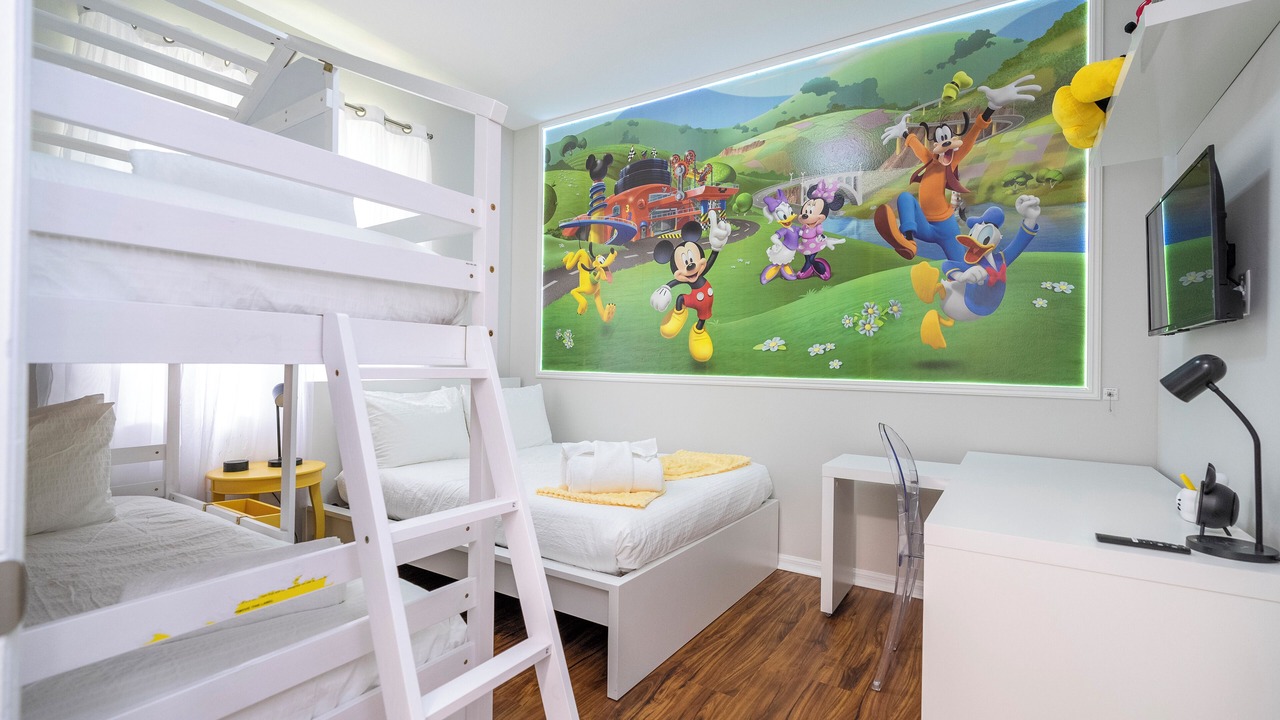 Photo of Bedroom in Sunset Lakes