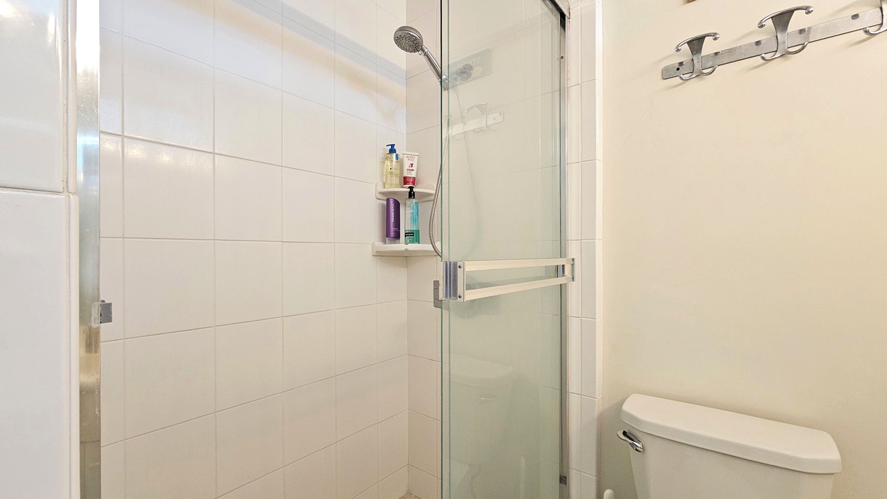 Photo of Bathroom in Diamond Head - Kapahulu - St. Louis