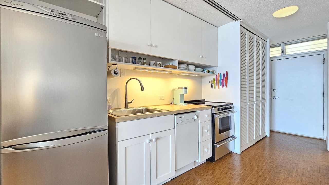 Photo of Kitchen in Diamond Head - Kapahulu - St. Louis