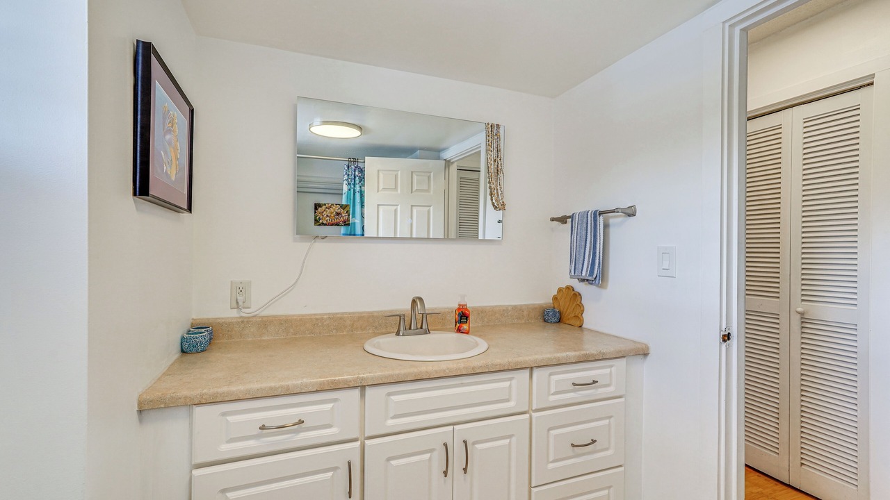 Photo of Bathroom in Historic Kailua Village