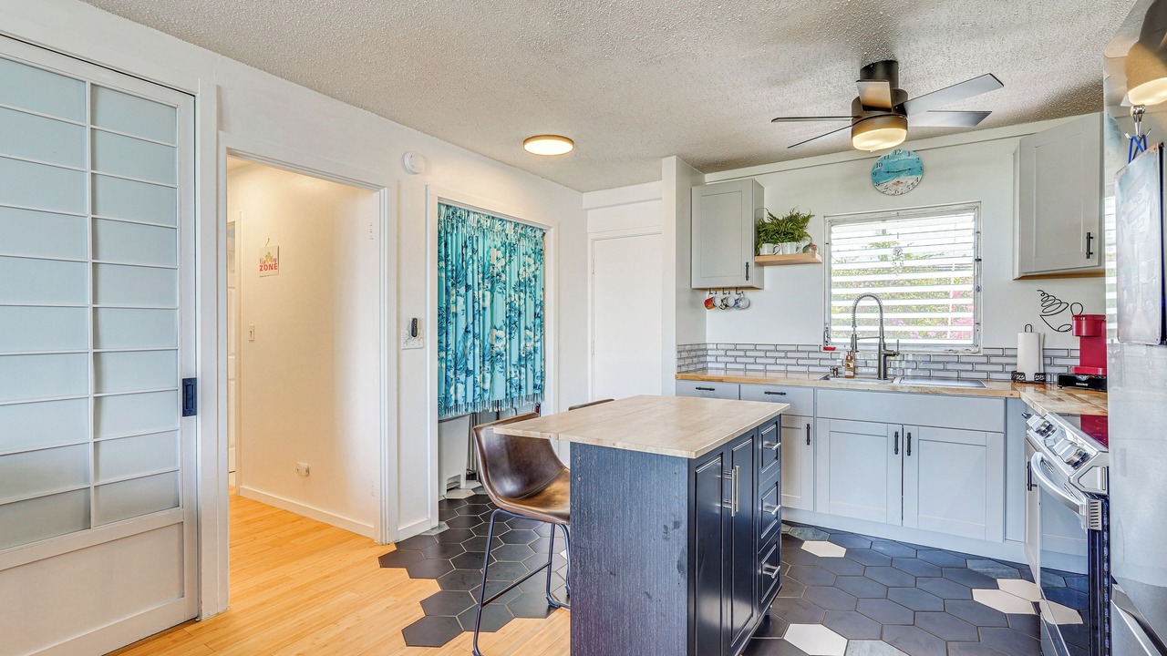 Photo of Kitchen in Historic Kailua Village