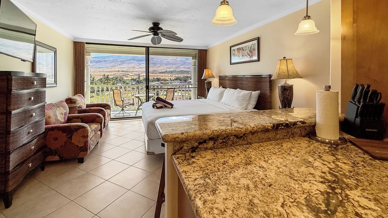 Photo of Bedroom in Historic Lahaina Front Street