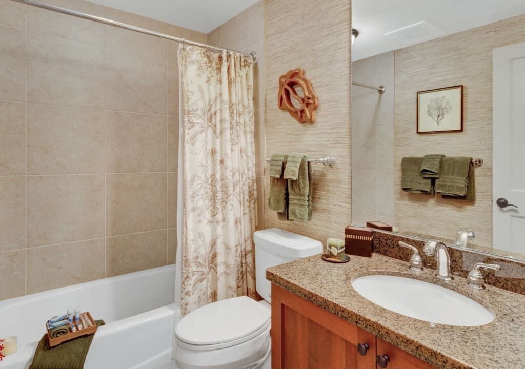 Photo of Bathroom in Waikoloa