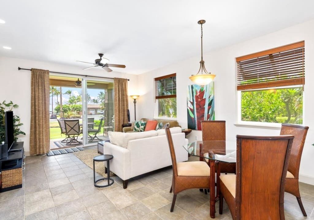 Photo of Livingroom in Waikoloa