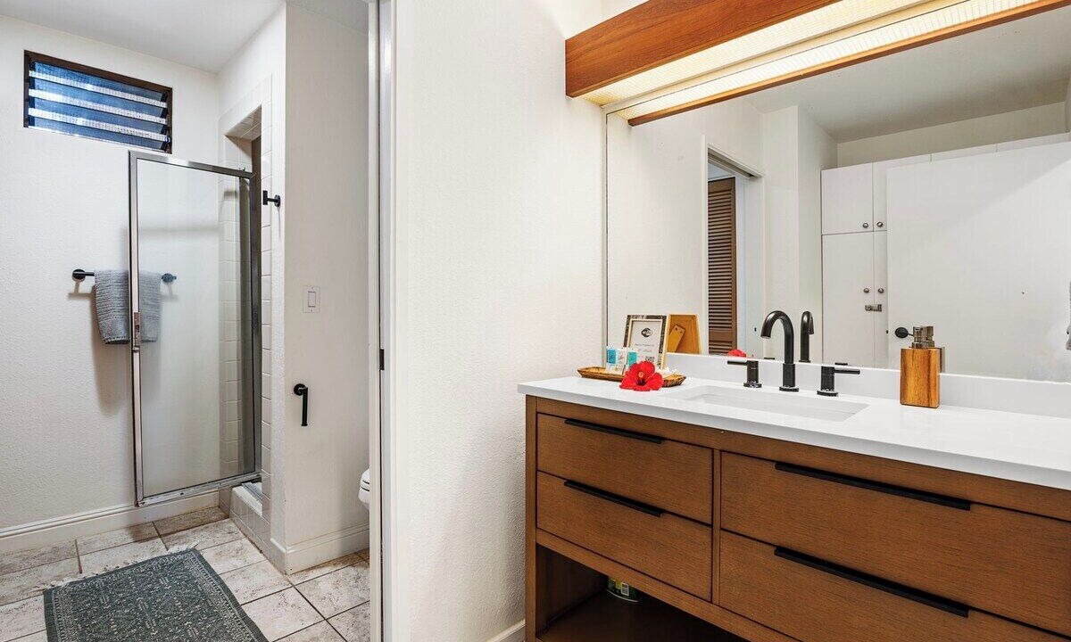 Photo of Bathroom in Keauhou