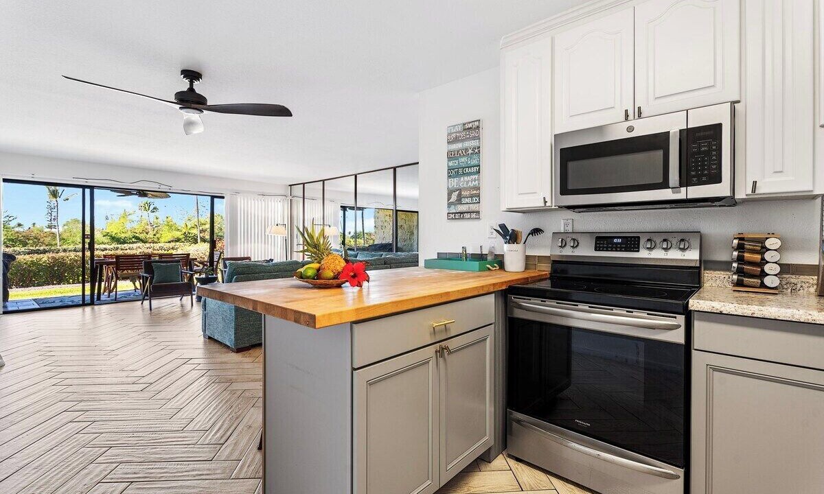 Photo of Kitchen in Keauhou