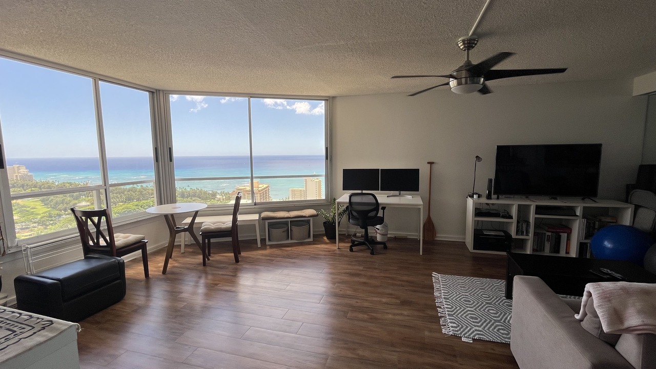 Photo of Livingroom in Waikiki