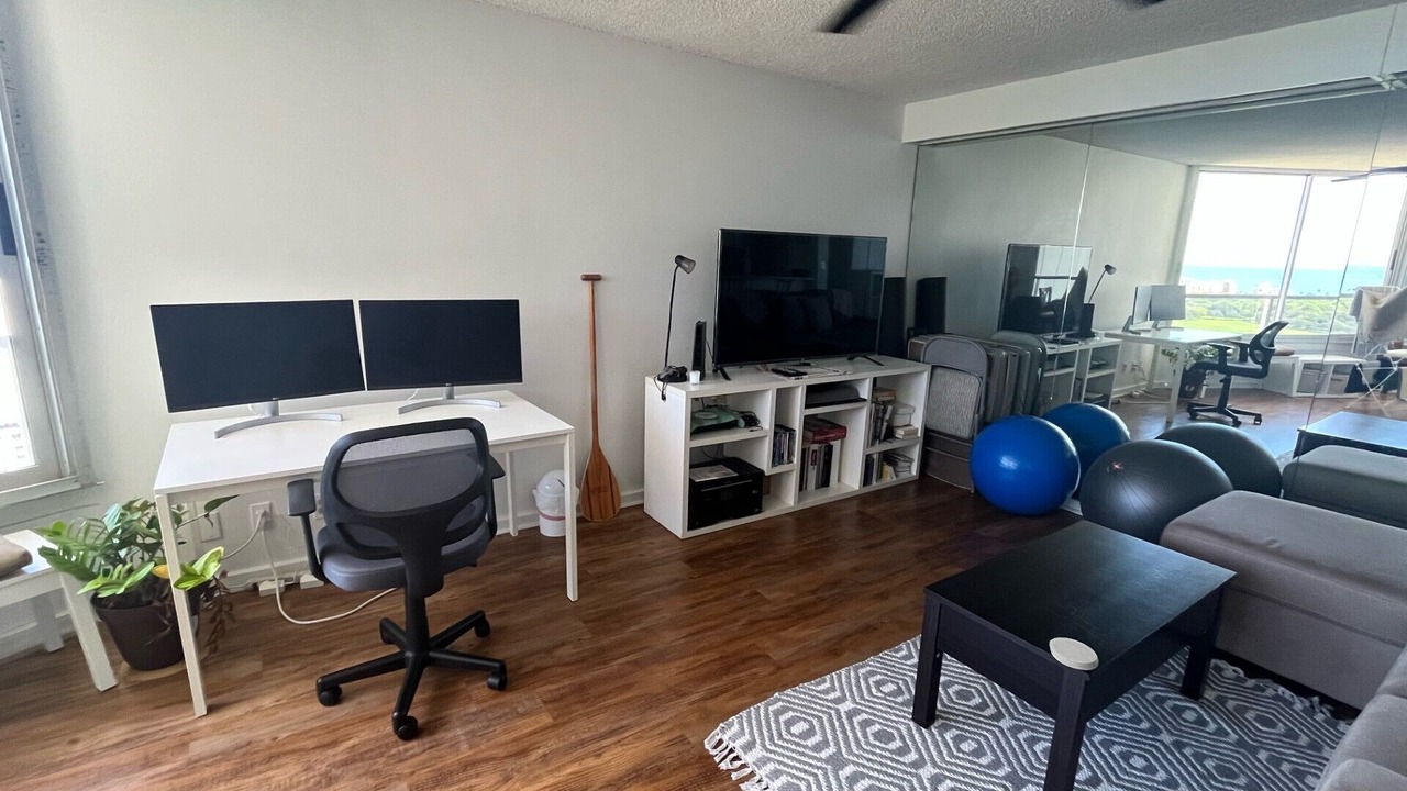 Photo of Livingroom in Waikiki