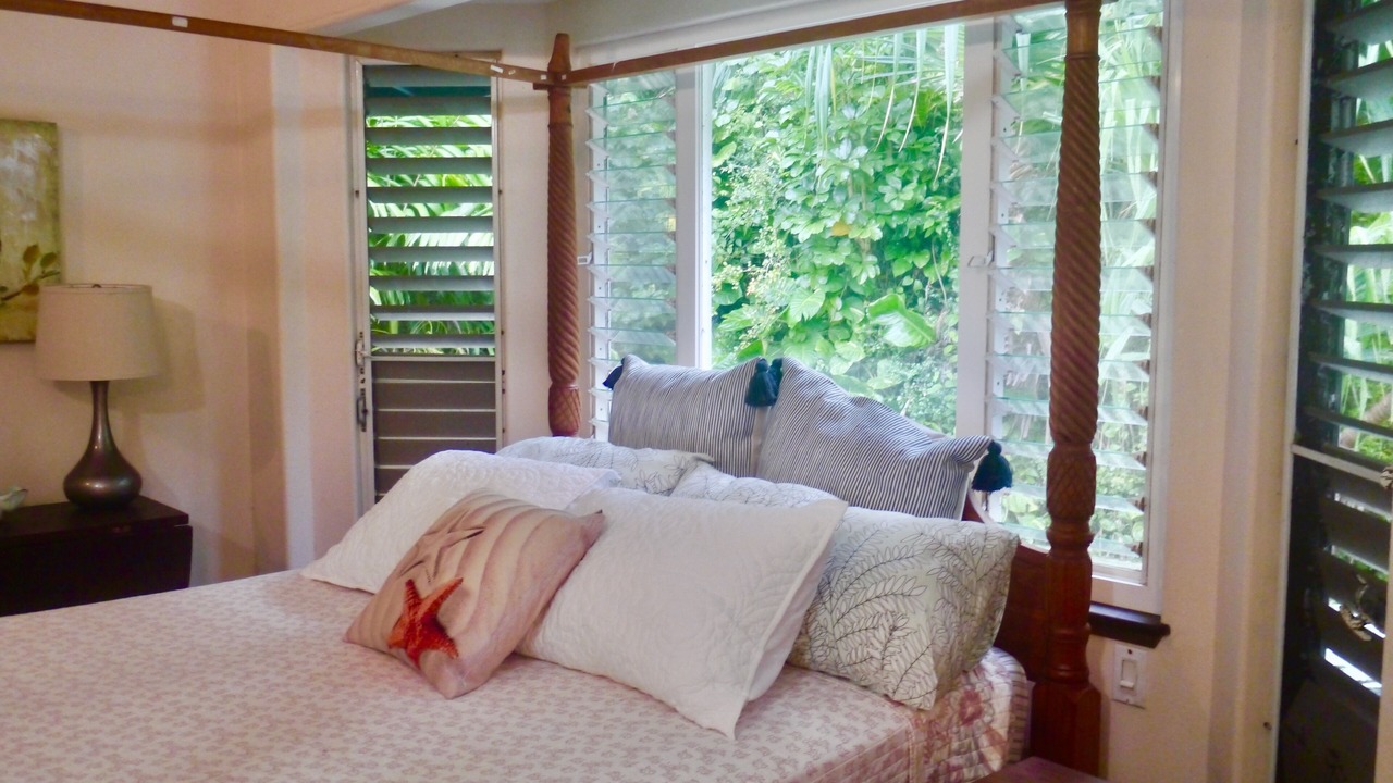 Photo of Bedroom in Wainiha