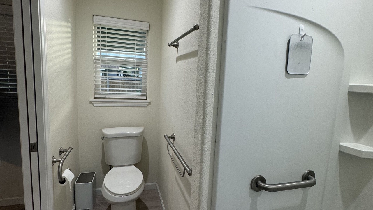 Photo of Bathroom in Makaha