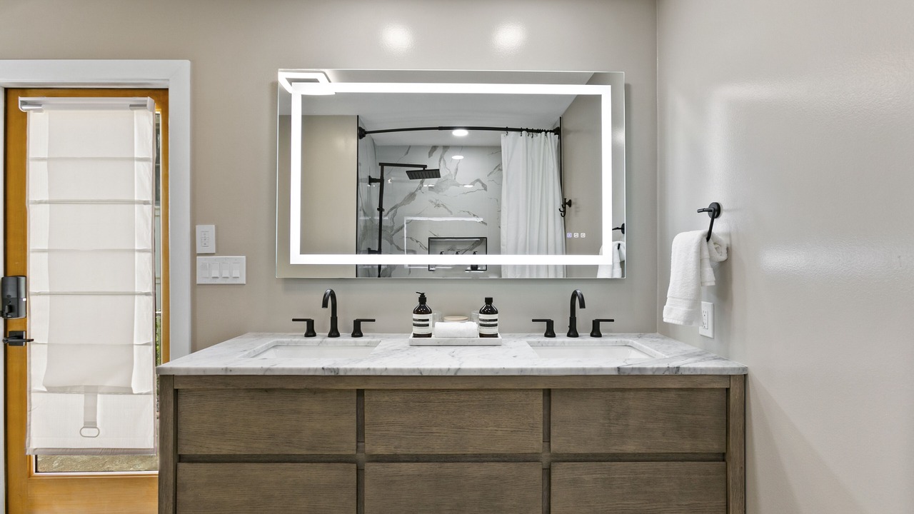 Photo of Bathroom in Kaimuki