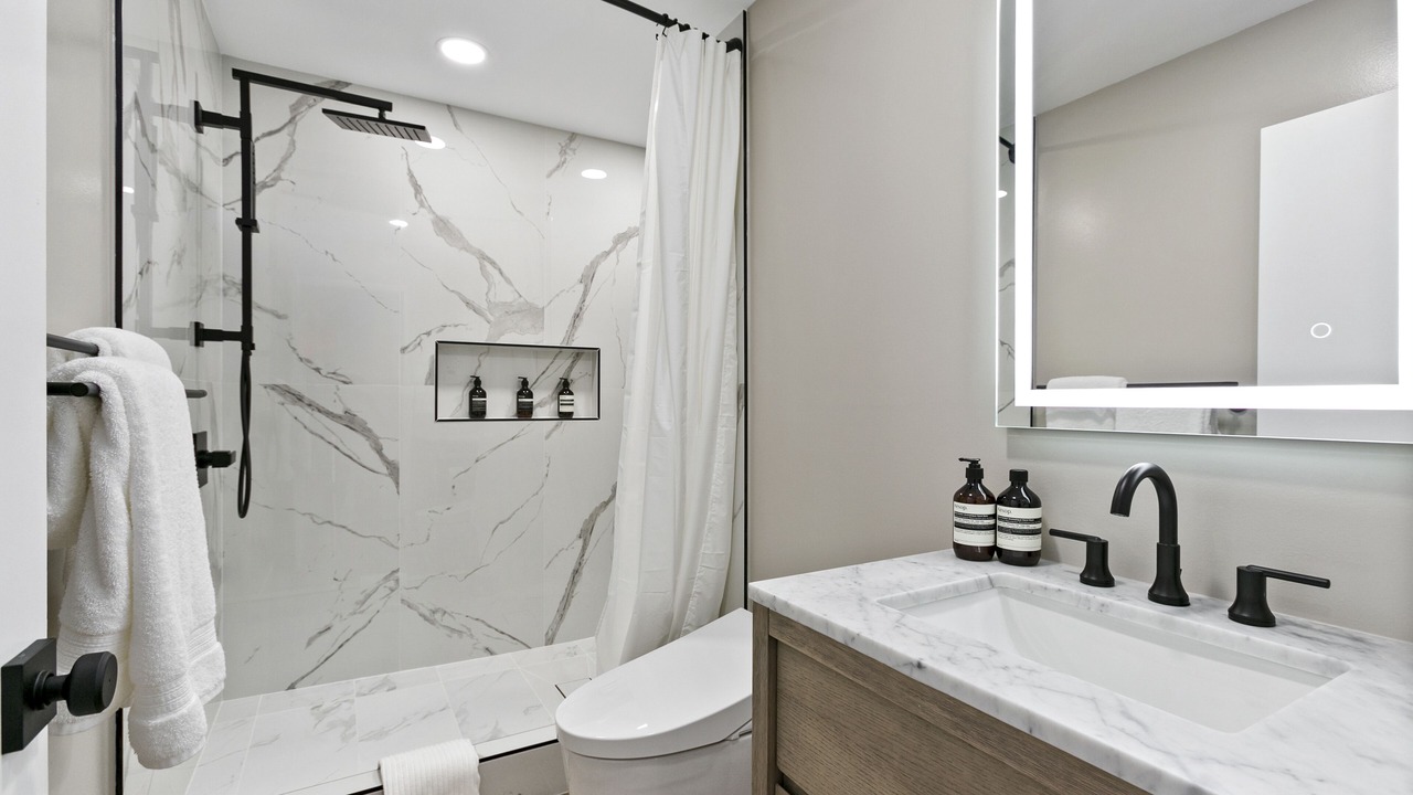 Photo of Bathroom in Kaimuki