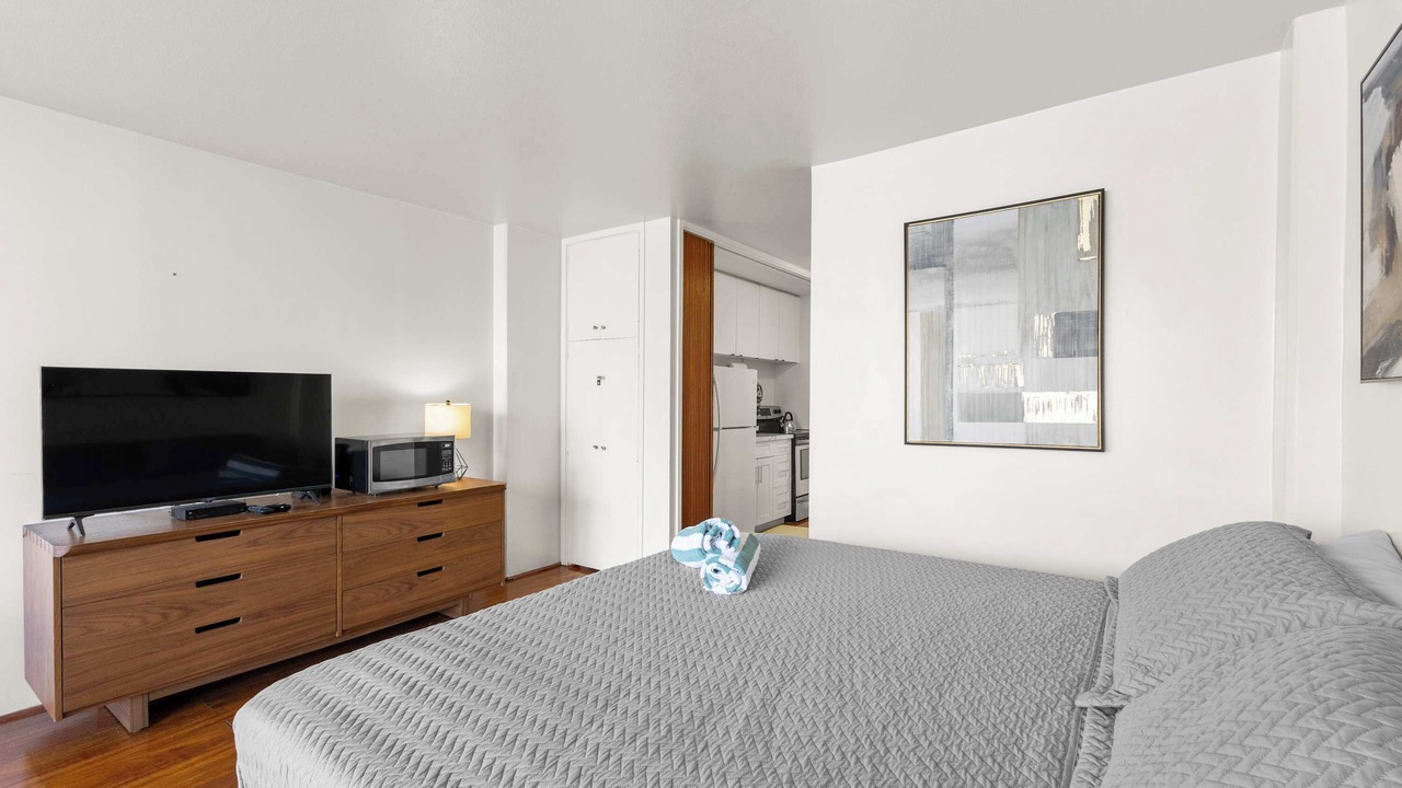 Photo of Bedroom in Waikiki